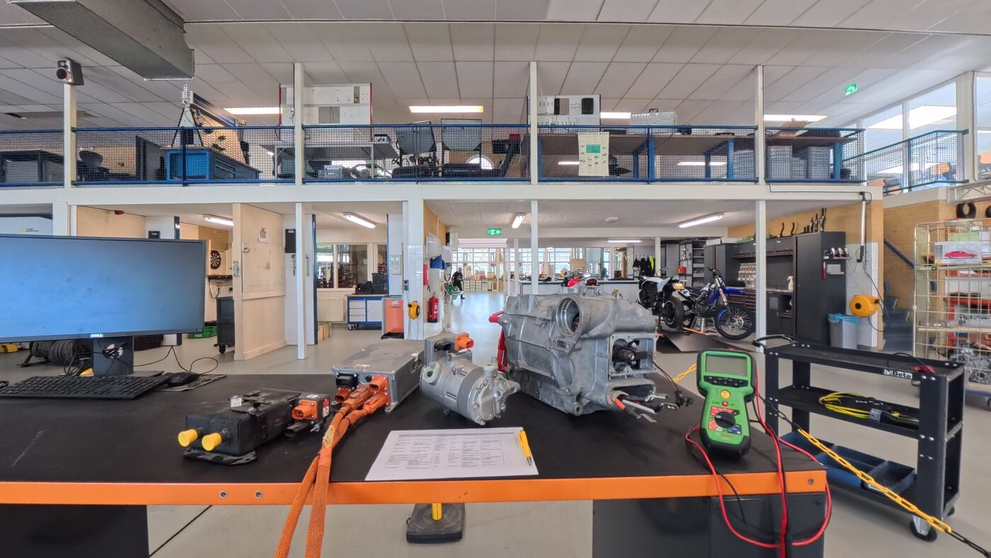VW Golf GTE components
