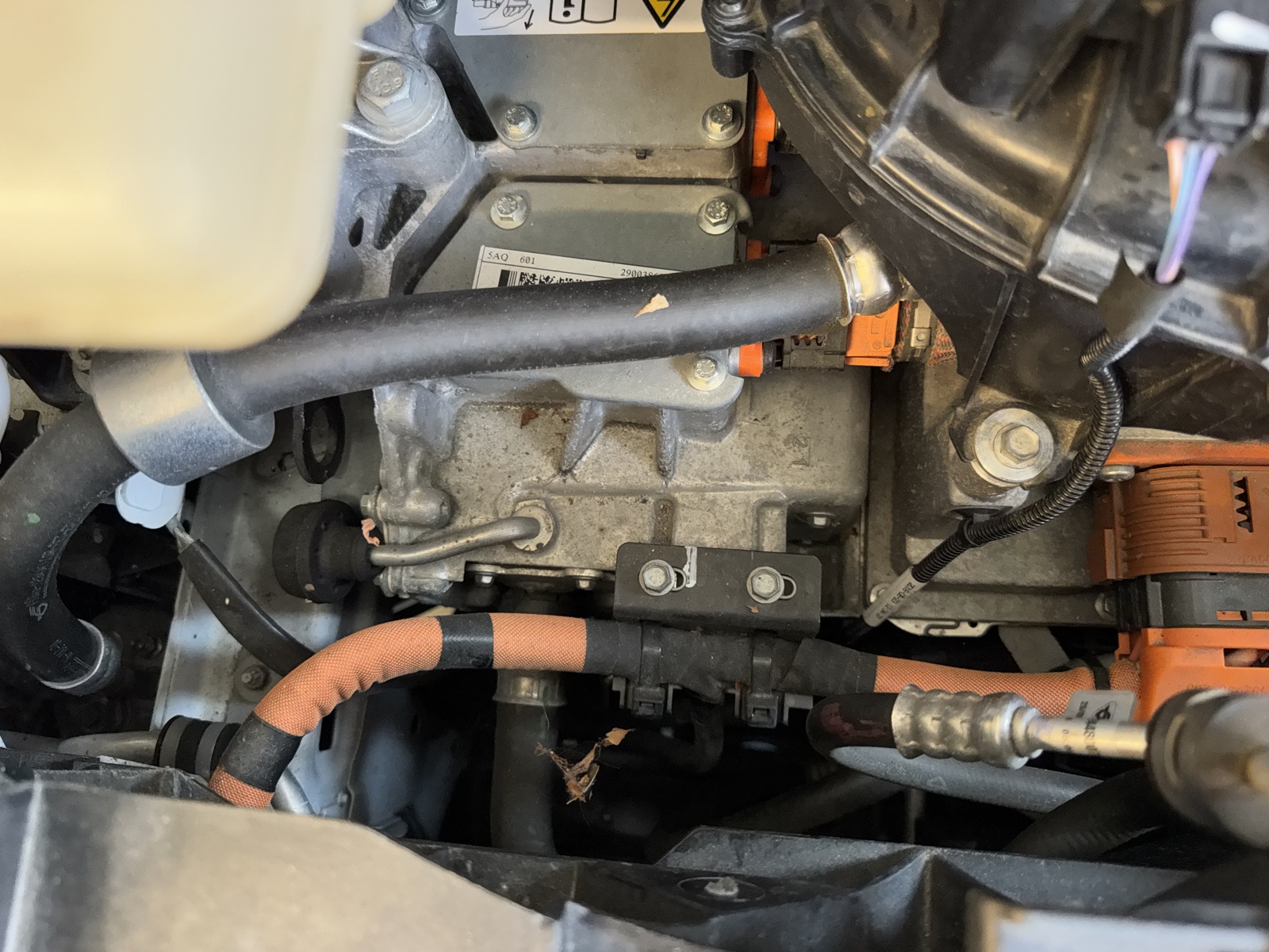 Zone haute tension du compartiment avant de la Renault ZOE